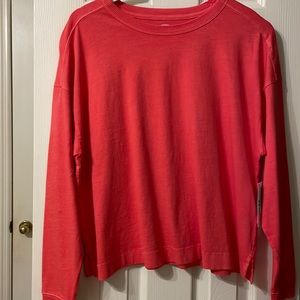 Old Navy cropped long sleeve tee. NWT. Size medium